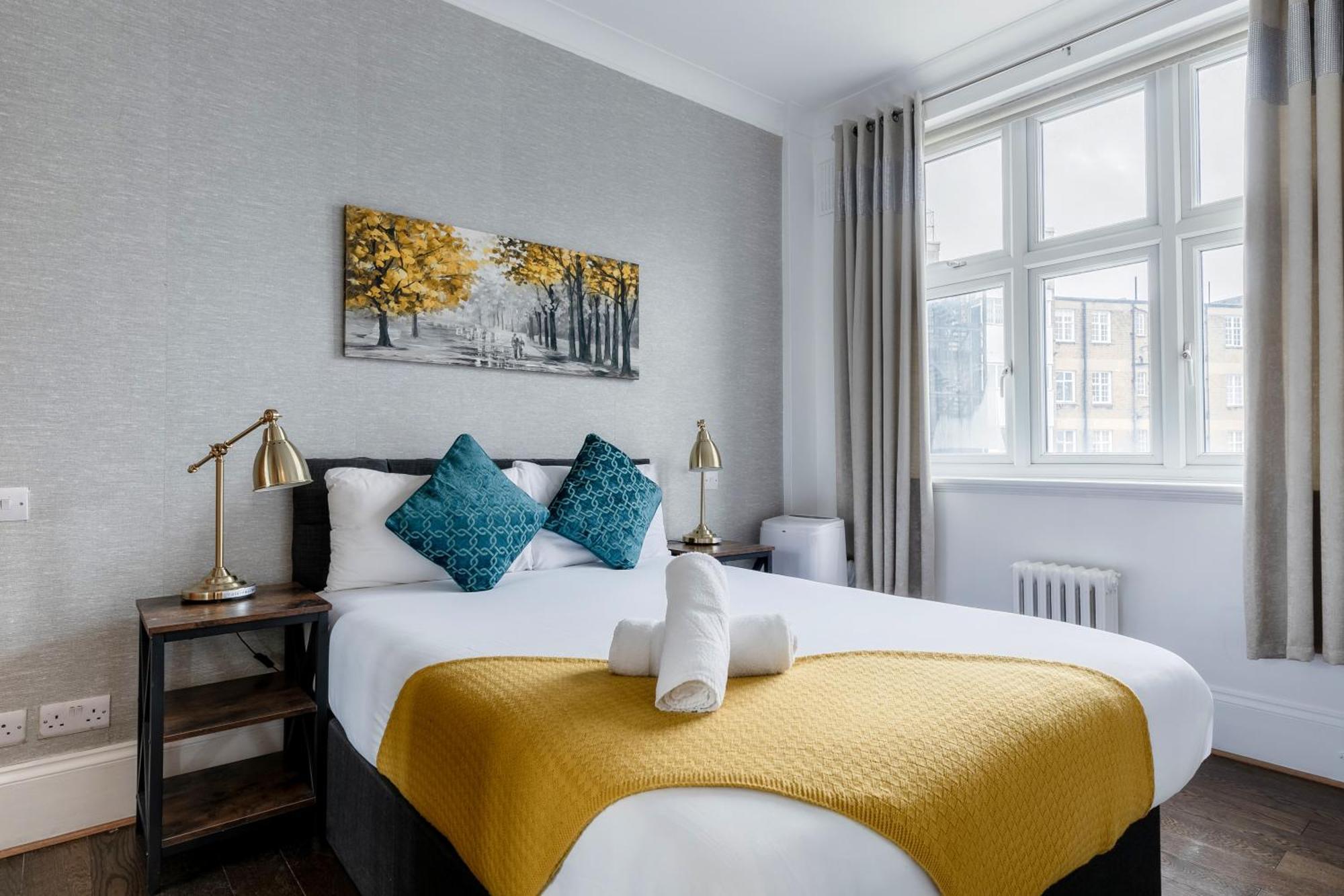 Marble Arch Apartments London Room photo