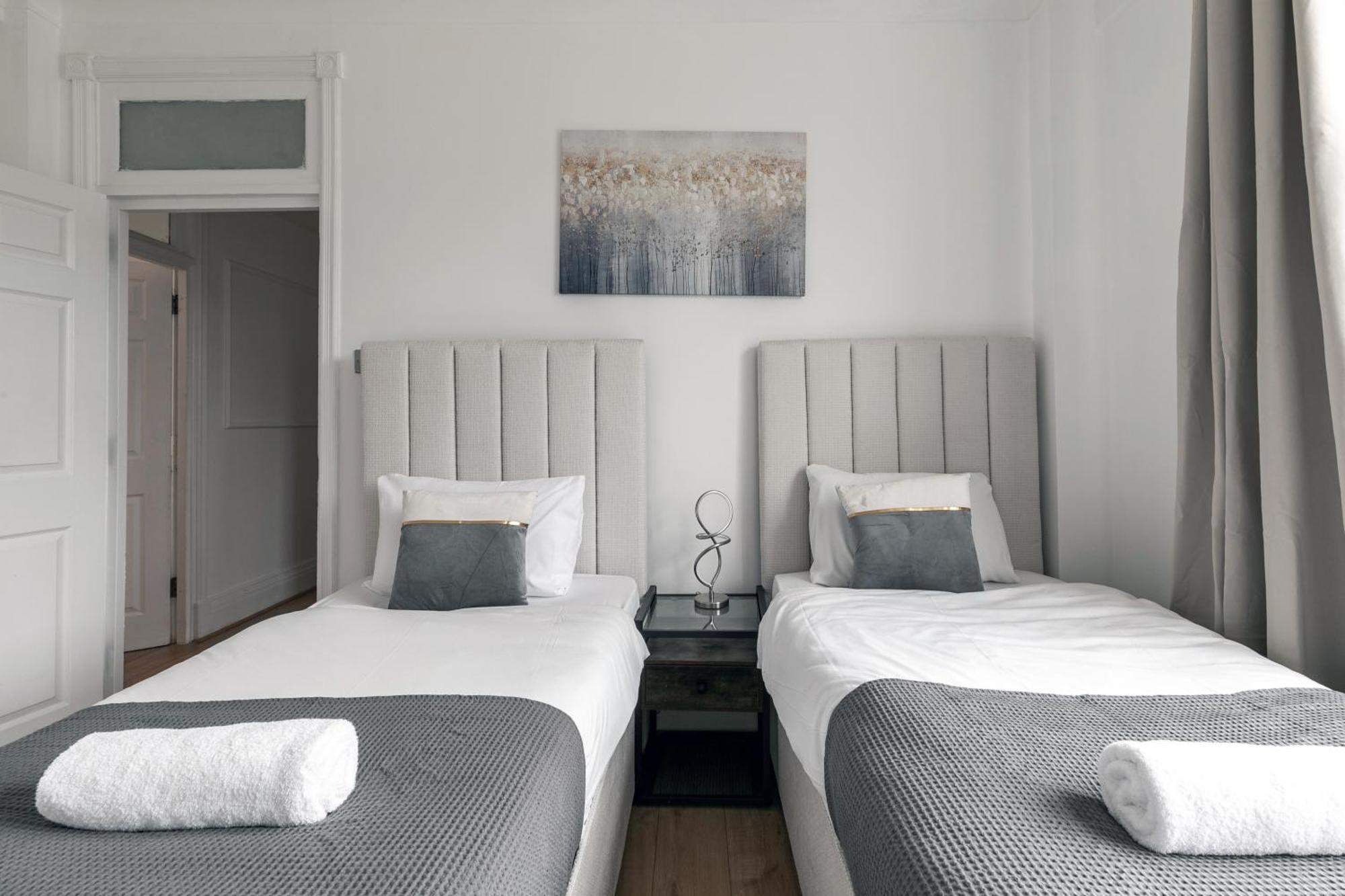 Marble Arch Apartments London Room photo