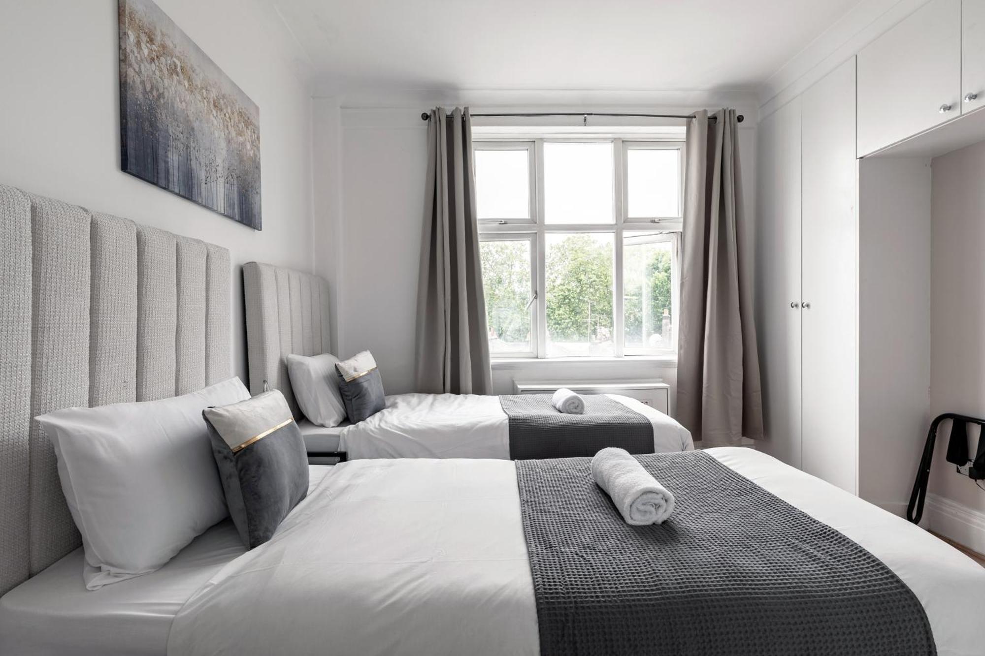 Marble Arch Apartments London Room photo