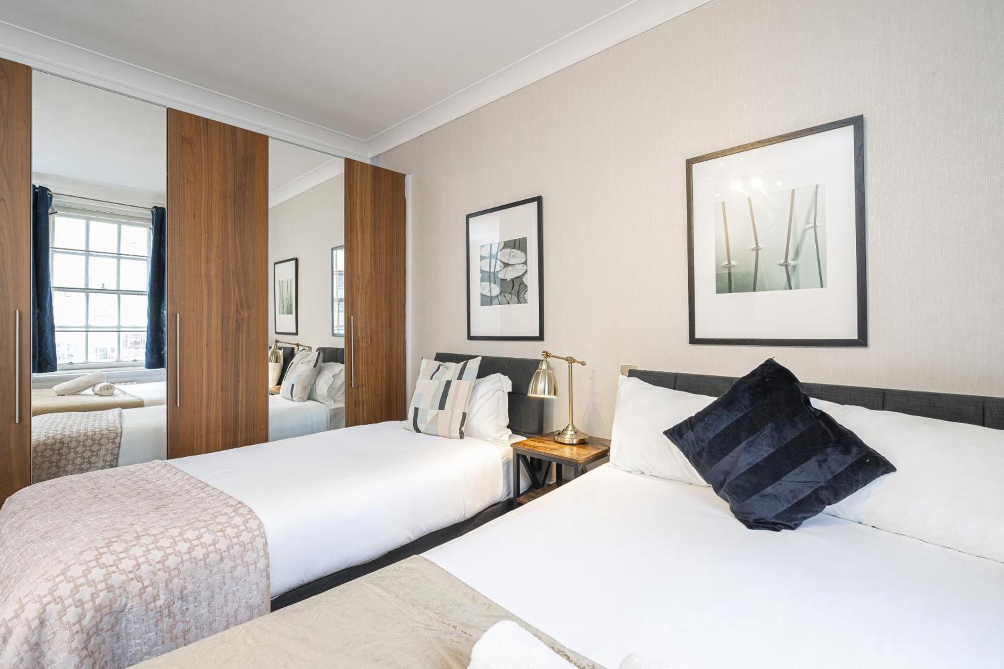 Marble Arch Apartments London Room photo